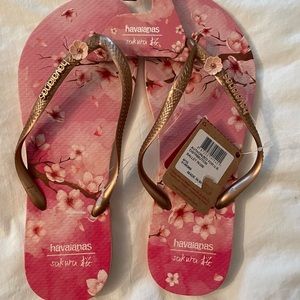 Brand new Havaianas flip flops
